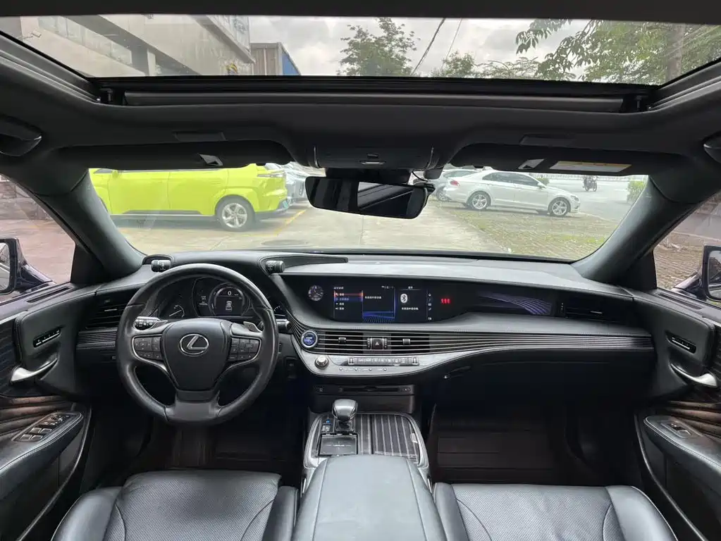 Lexus LS — миниатюра 15