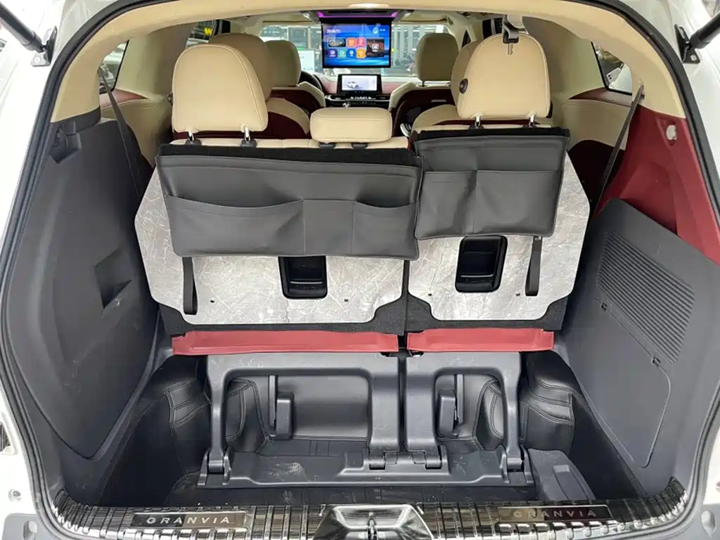 Toyota Granvia — миниатюра 22
