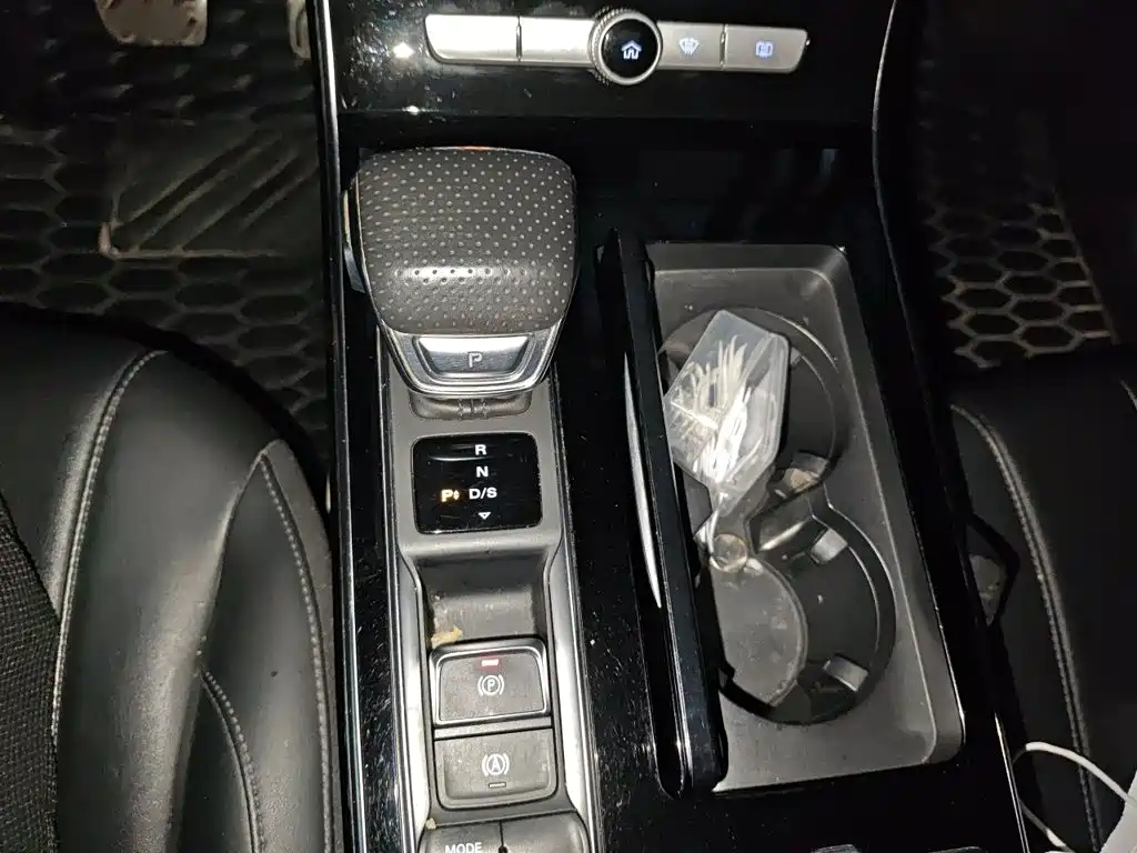 Roewe RX5 MAX — миниатюра 7