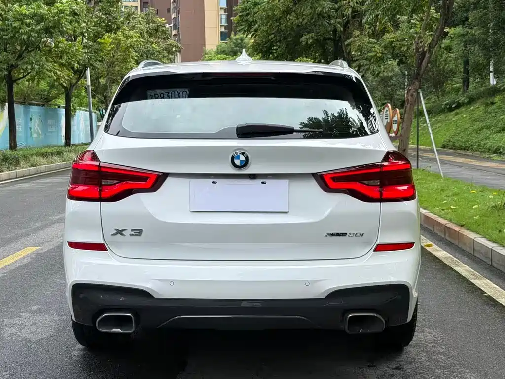 BMW X3 — миниатюра 9