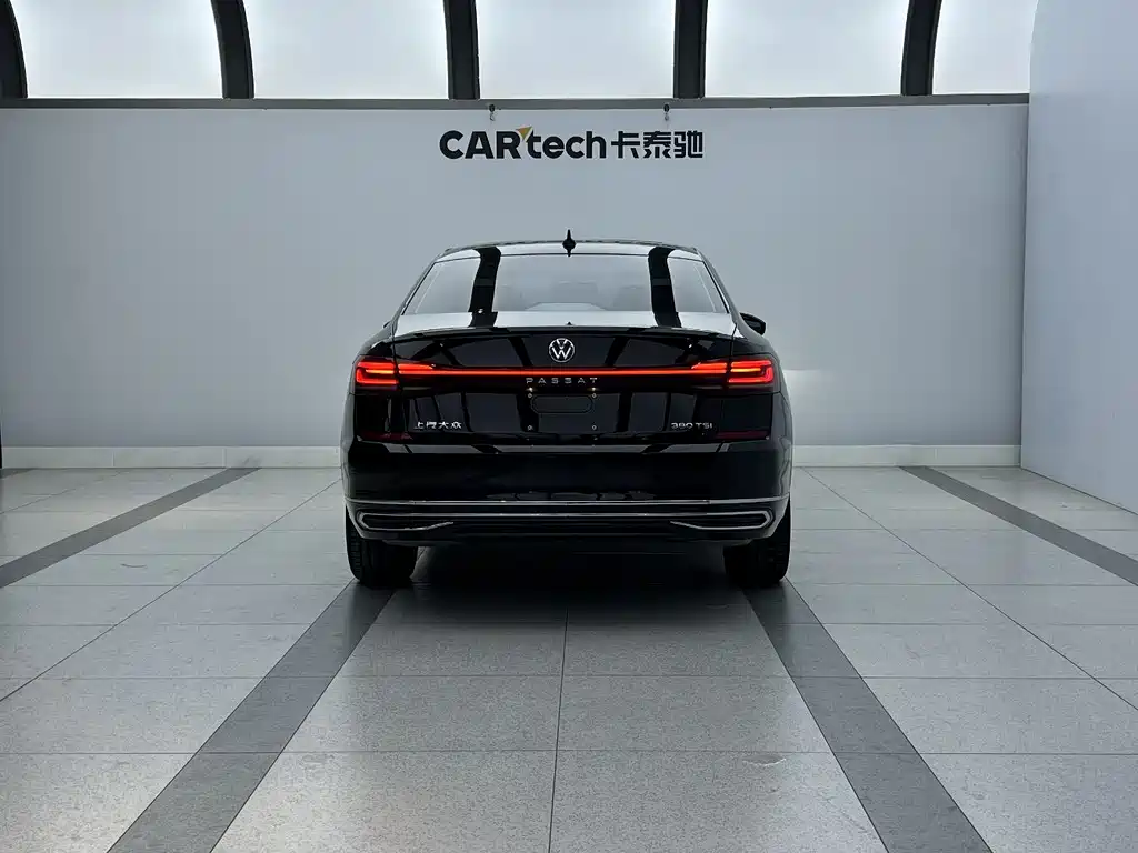 Volkswagen Passat 2024 380TSI