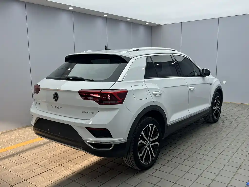 Volkswagen T-Roc 2022 280TSI DSG PLUS