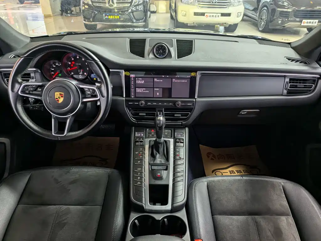Porsche Macan — миниатюра 14