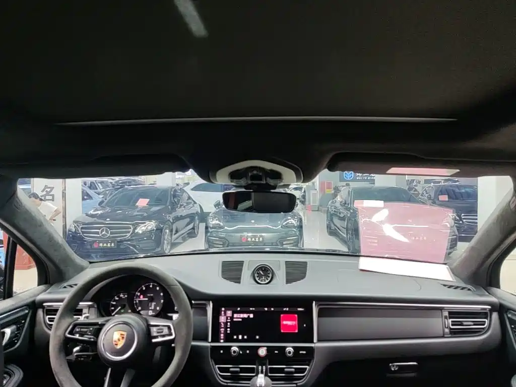 Porsche Macan — миниатюра 18