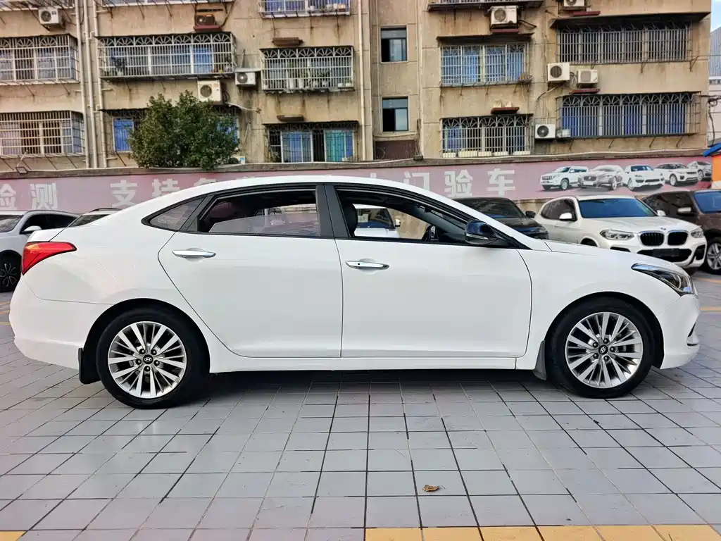Hyundai Mistra — миниатюра 4