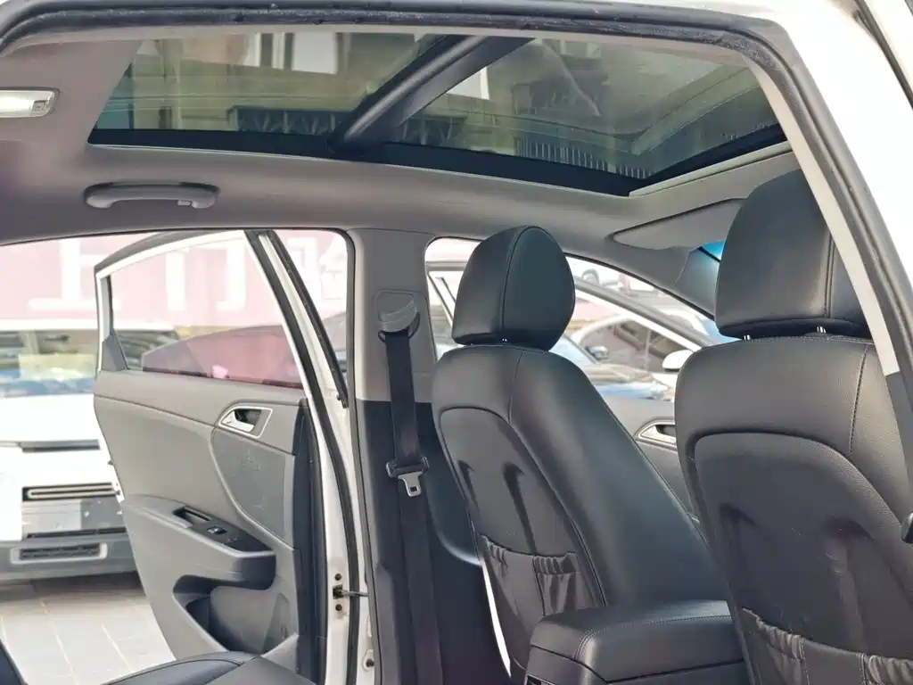 Hyundai Mistra — миниатюра 15
