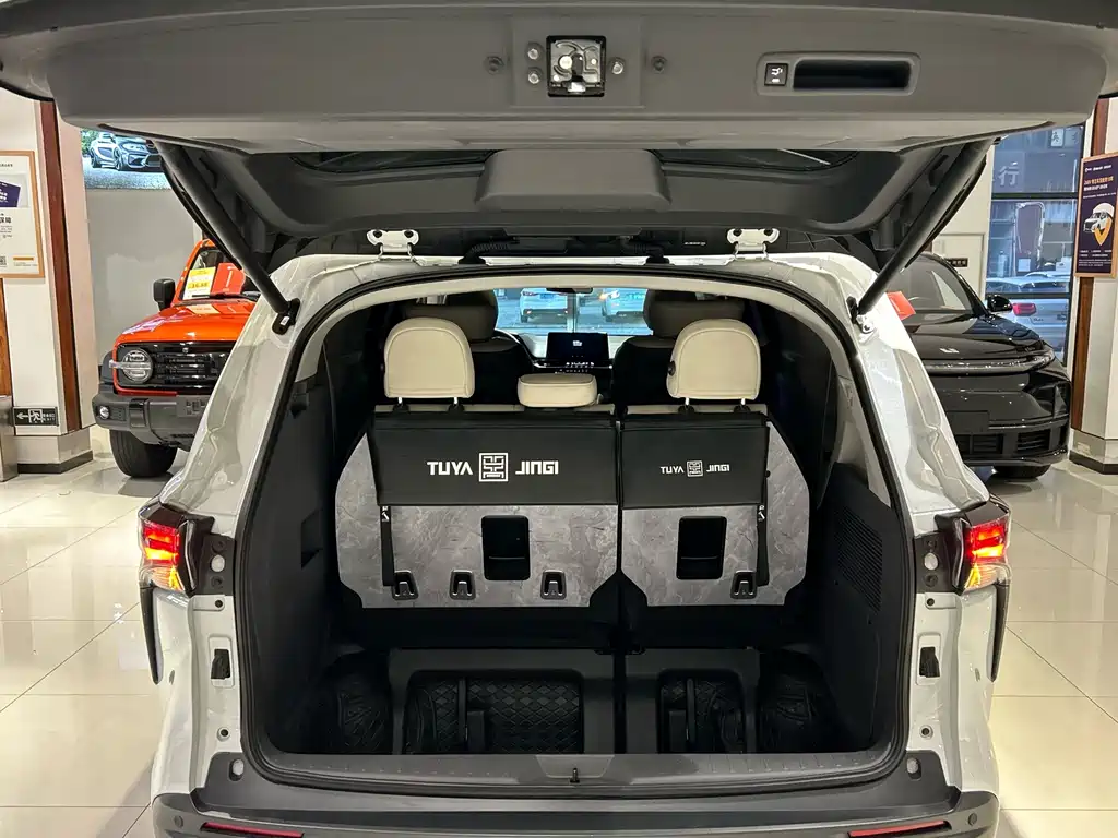 Toyota Granvia — миниатюра 31