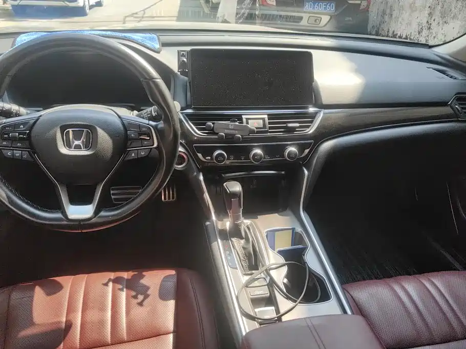 Honda Accord — миниатюра 12