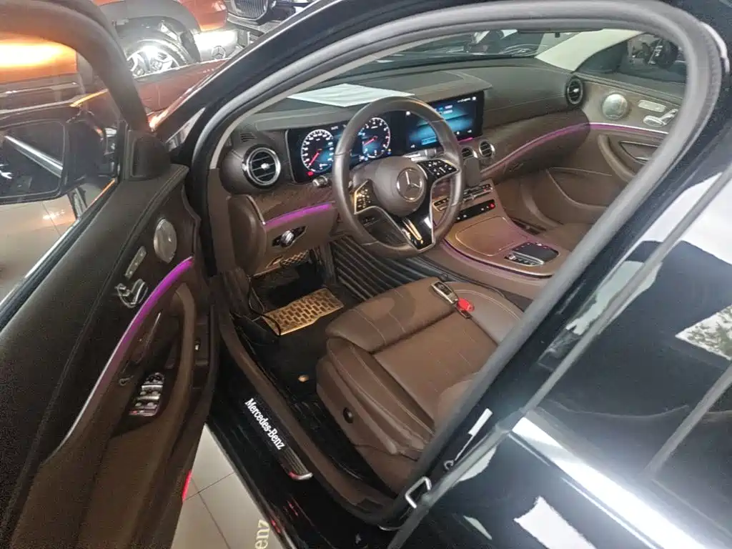 Mercedes-Benz E-Class — миниатюра 15