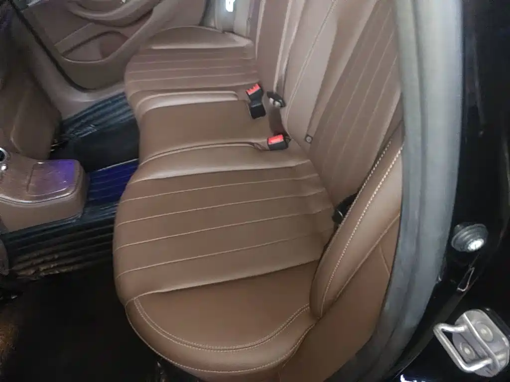 Mercedes-Benz E-Class — миниатюра 17