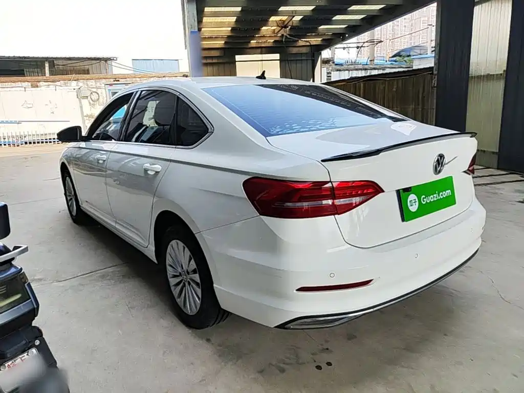 Volkswagen Lavida — миниатюра 5