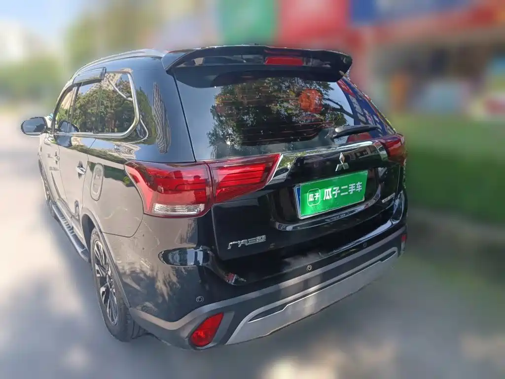 Mitsubishi Outlander — миниатюра 4