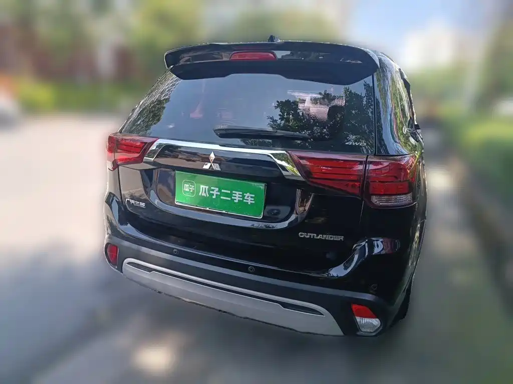 Mitsubishi Outlander — миниатюра 5