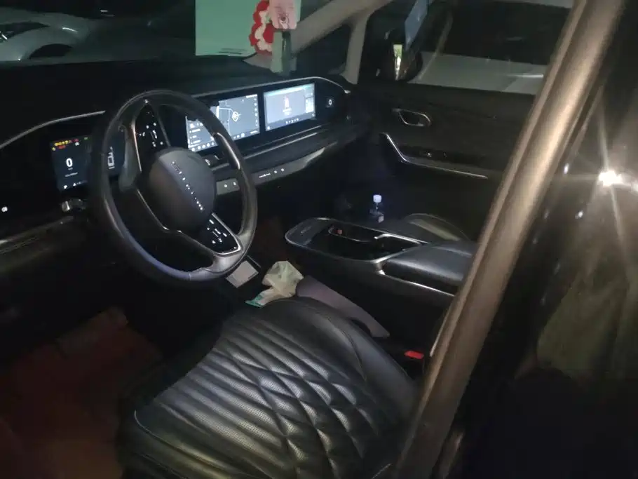 MAXUS G90 — миниатюра 12