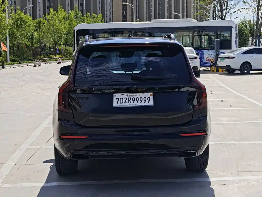 Volvo XC90 — миниатюра 5