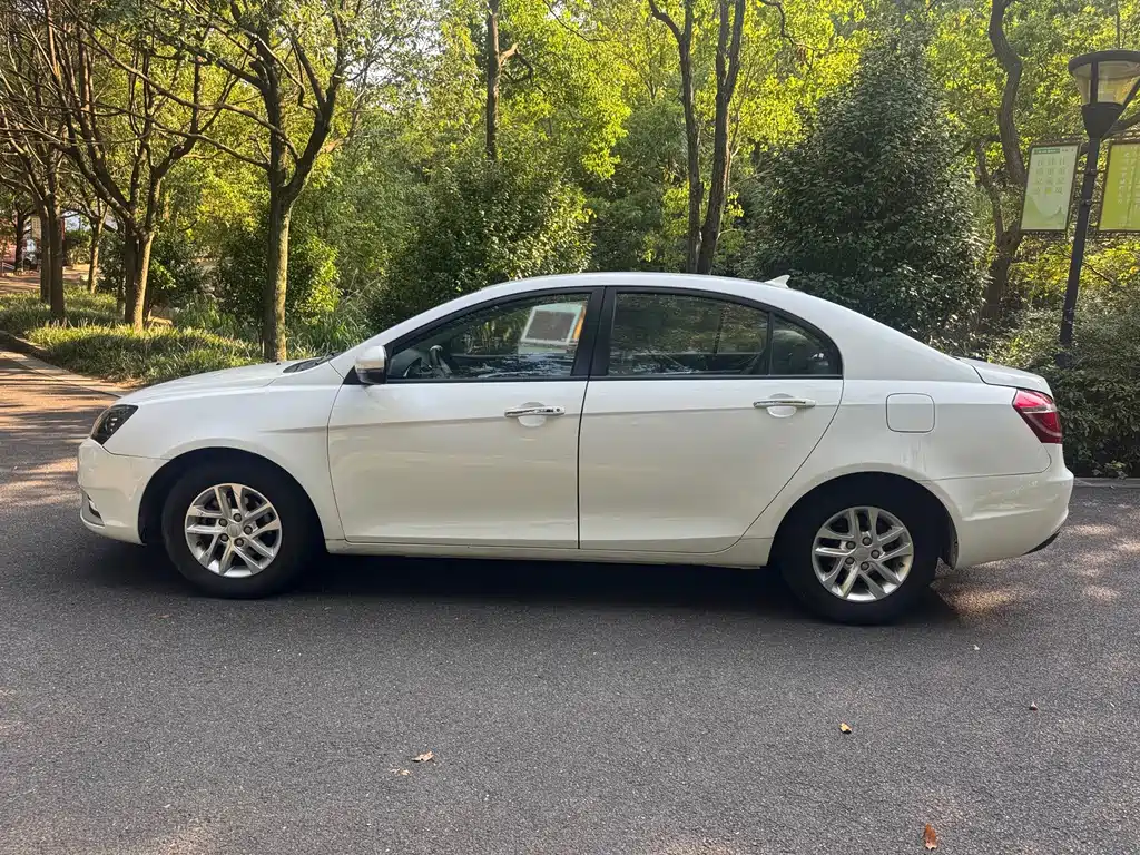 Geely Emgrand — миниатюра 7