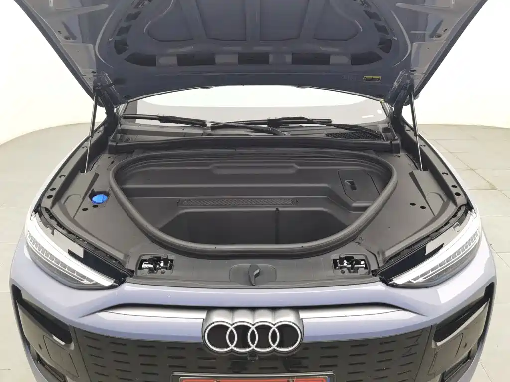 Audi Q6L e-tron — миниатюра 6