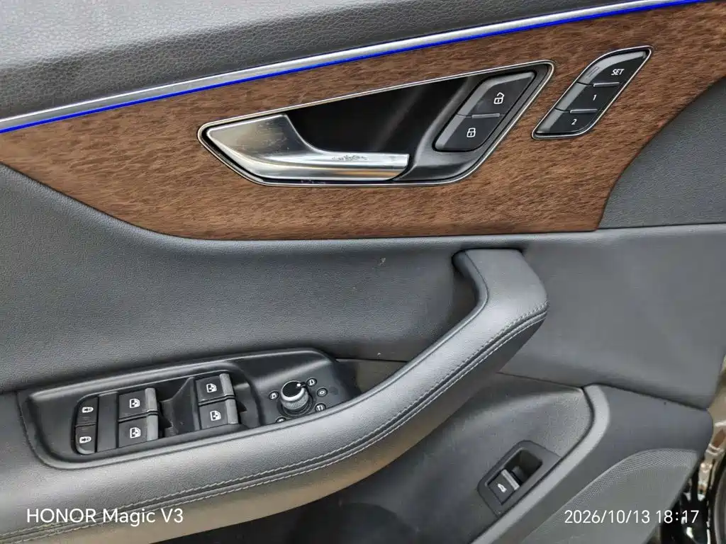 Audi Q7 — миниатюра 5