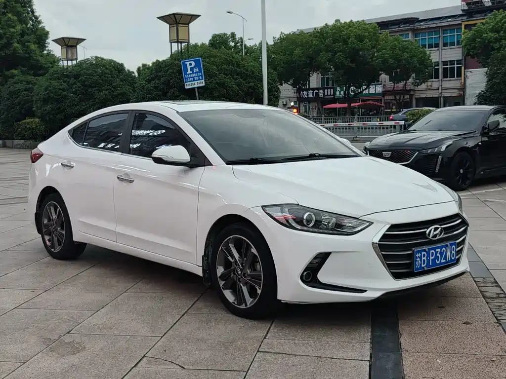 Hyundai Elantra — миниатюра 3