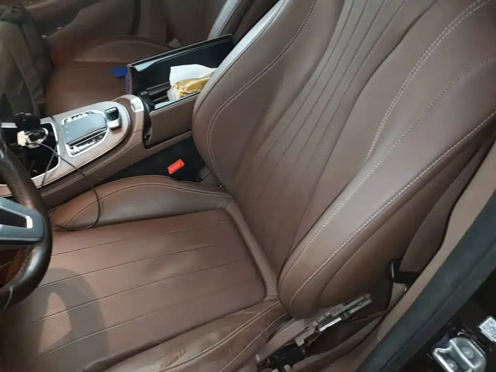 Mercedes-Benz E-Class — миниатюра 8