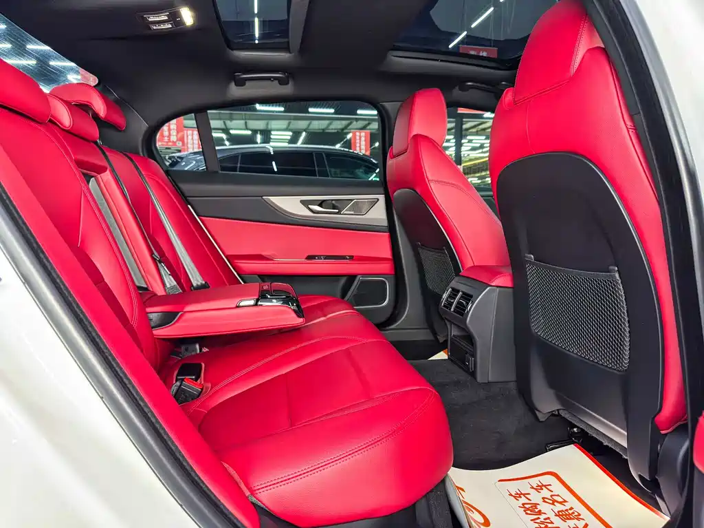 Jaguar XEL 2024 2.0T 250PS R-DYNAMIC S Sport