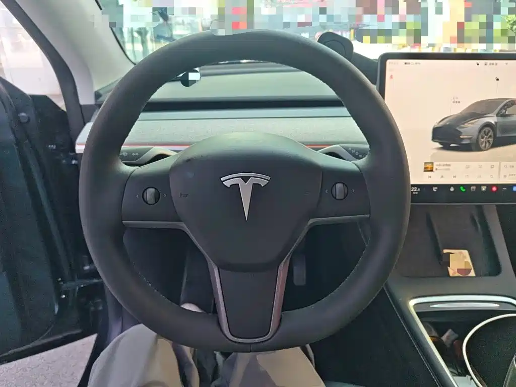 Tesla Model Y — миниатюра 11