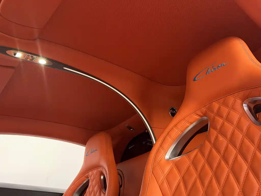 Bugatti  - фото 12