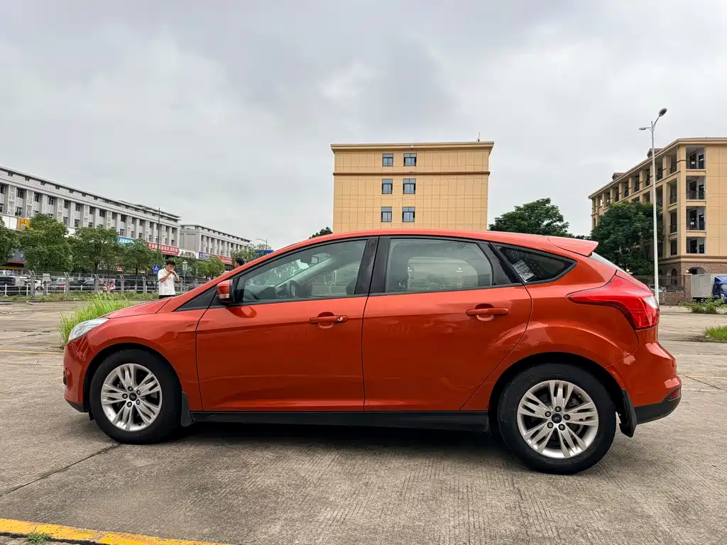 Ford Focus 2012 1.6L AT Comfort