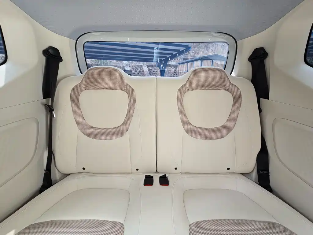 Wuling MINIEV — миниатюра 12