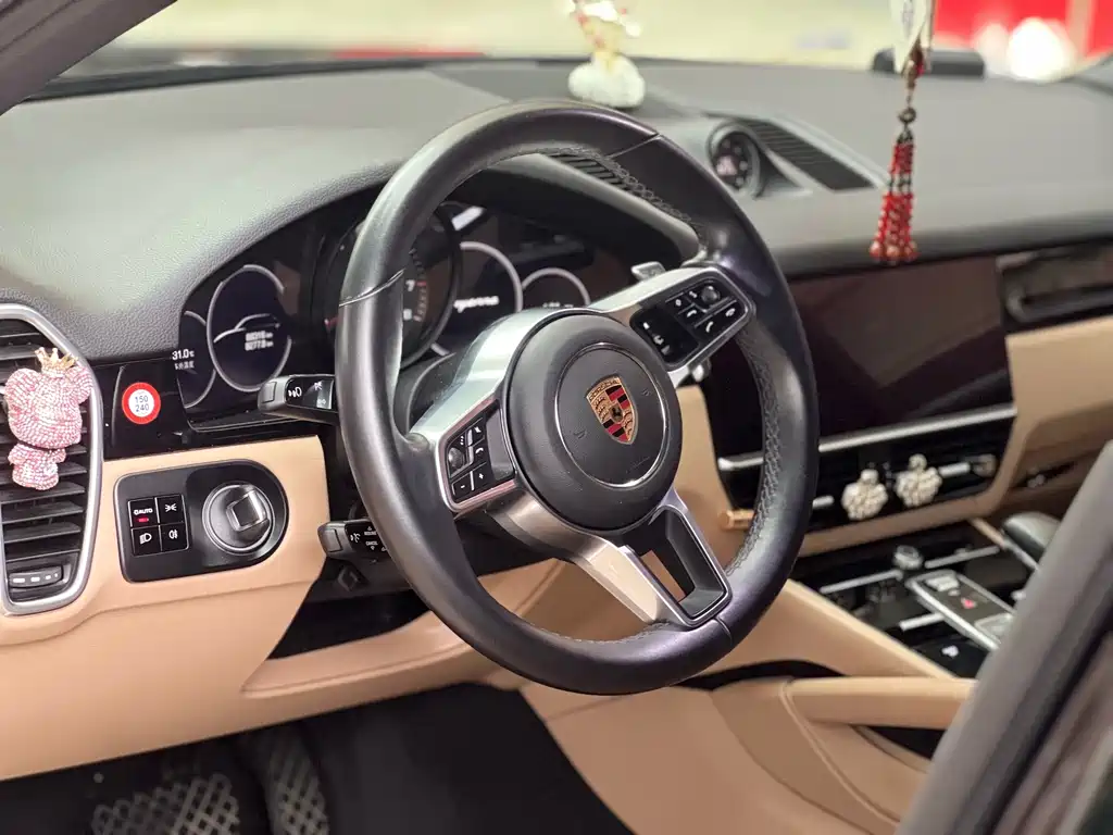 Porsche Cayenne — миниатюра 5