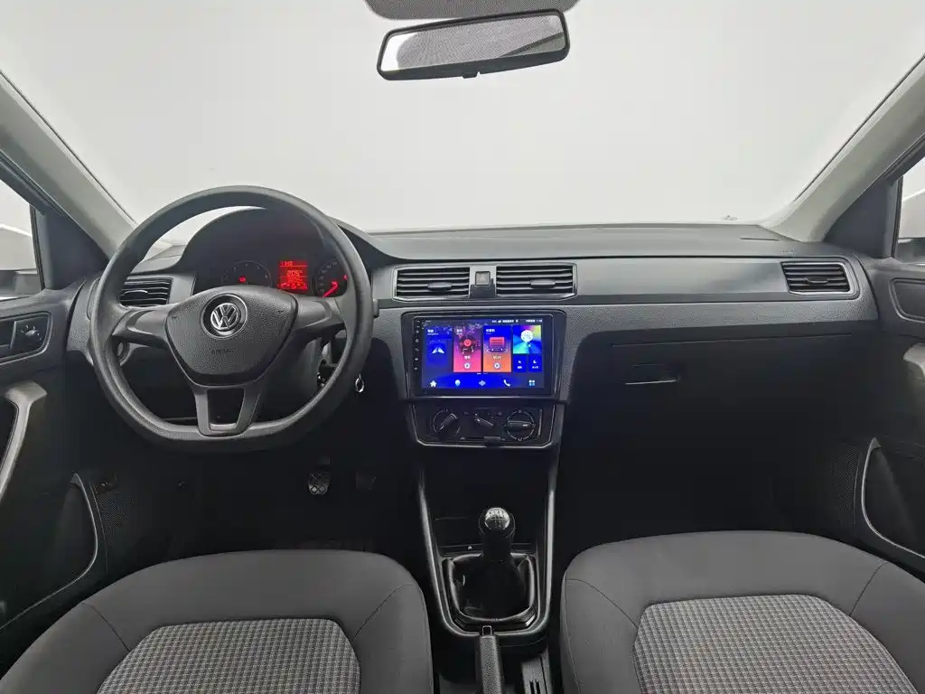 Volkswagen Santana — миниатюра 5