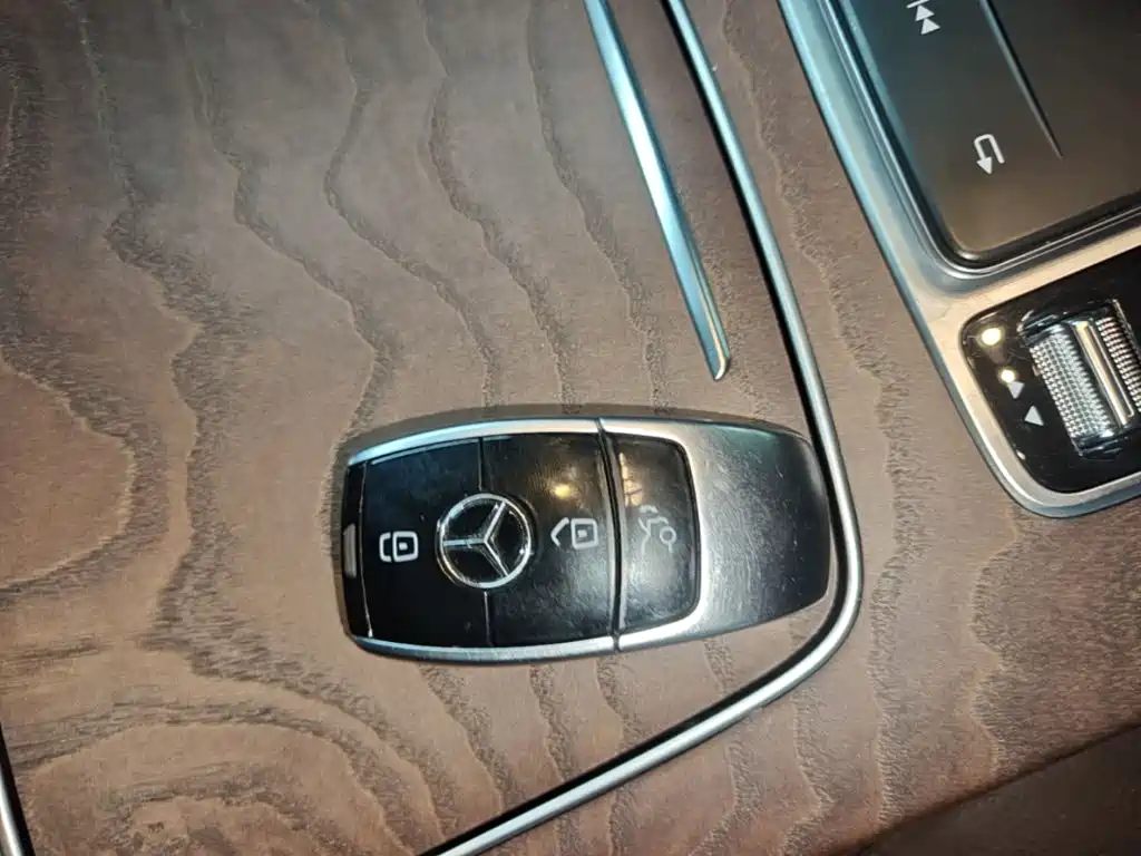 Mercedes-Benz E-Class — миниатюра 9