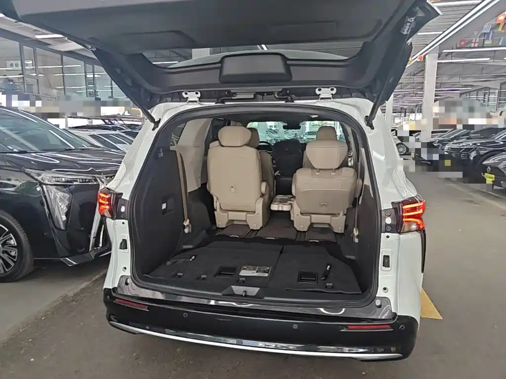 Toyota Sienna — миниатюра 19