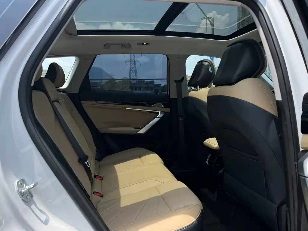 Geely Boyue L — миниатюра 11