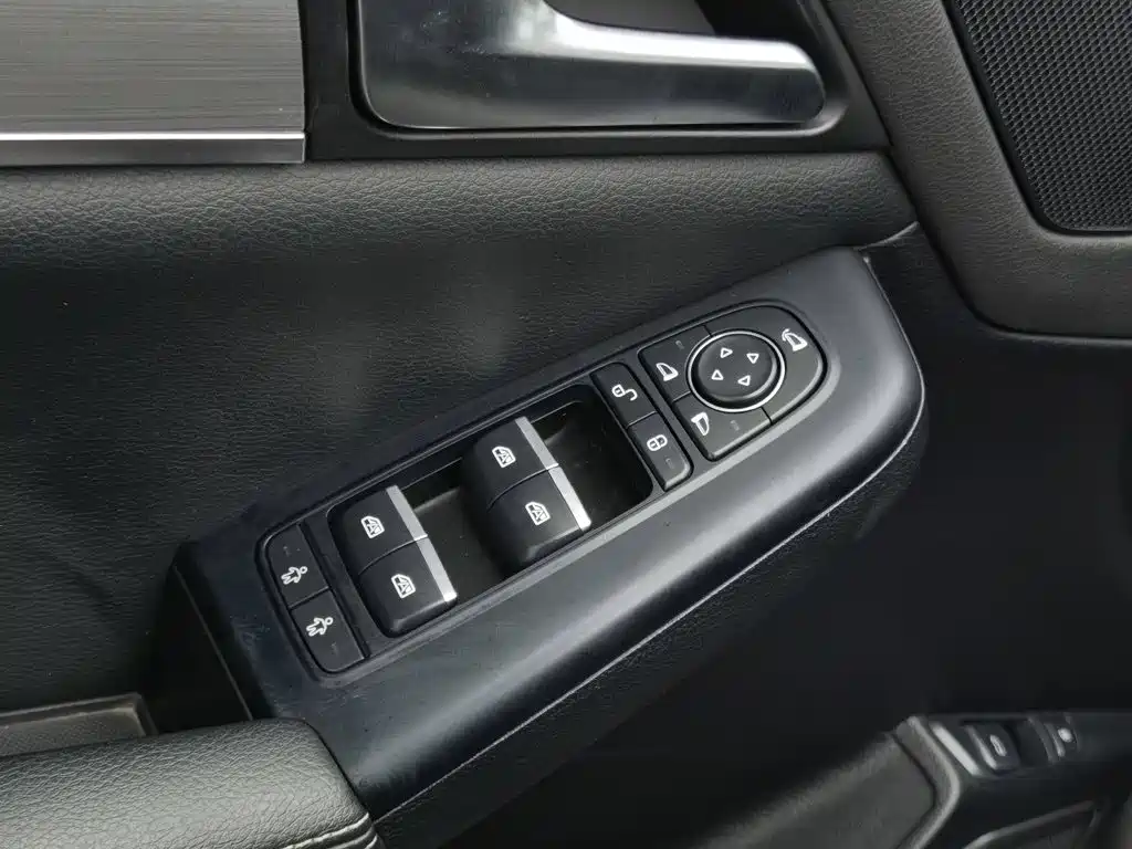 BYD Tang — миниатюра 9