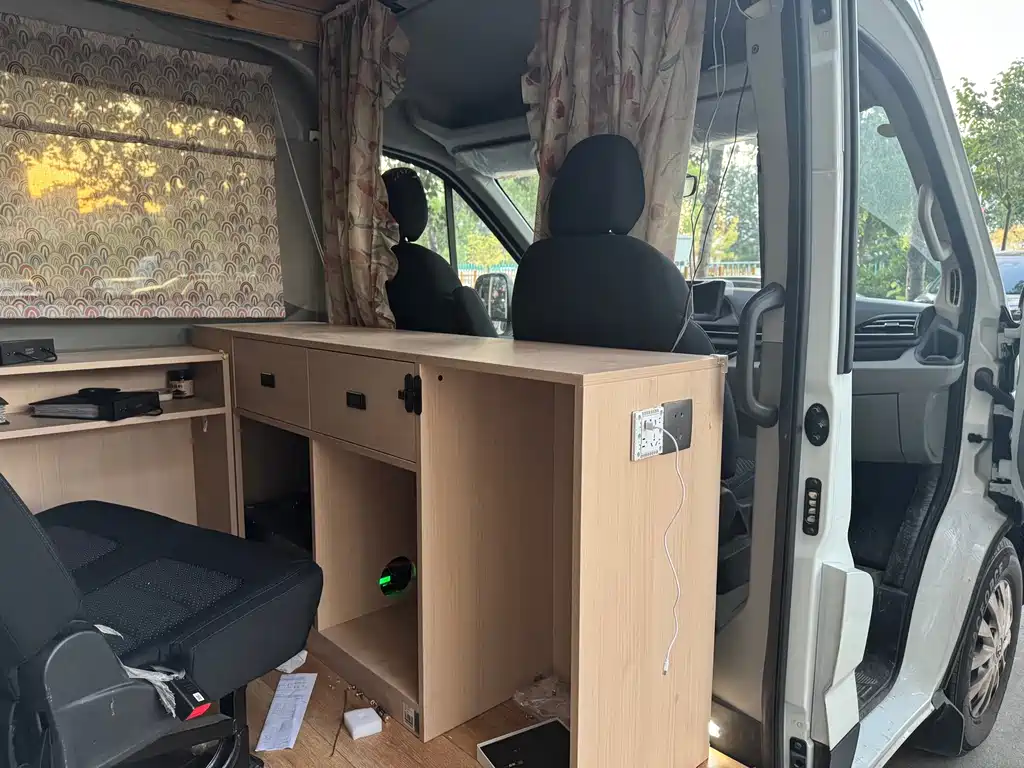 MAXUS V90 — миниатюра 6
