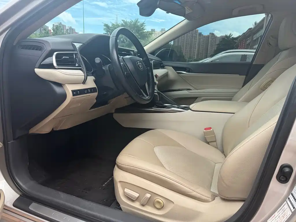 Toyota Camry 2019 2.5G Luxury V