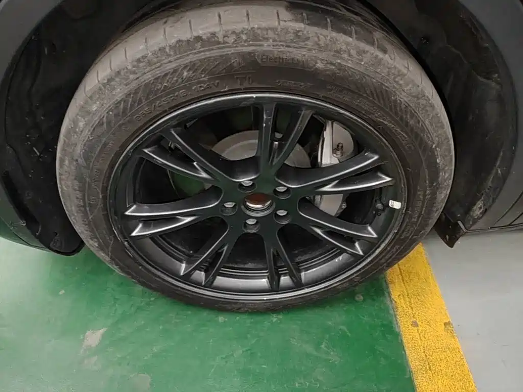 Tesla Model Y — миниатюра 23