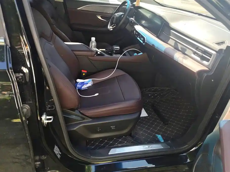 JETOUR X90 PLUS 2024 1.6TD DCT 5 мест
