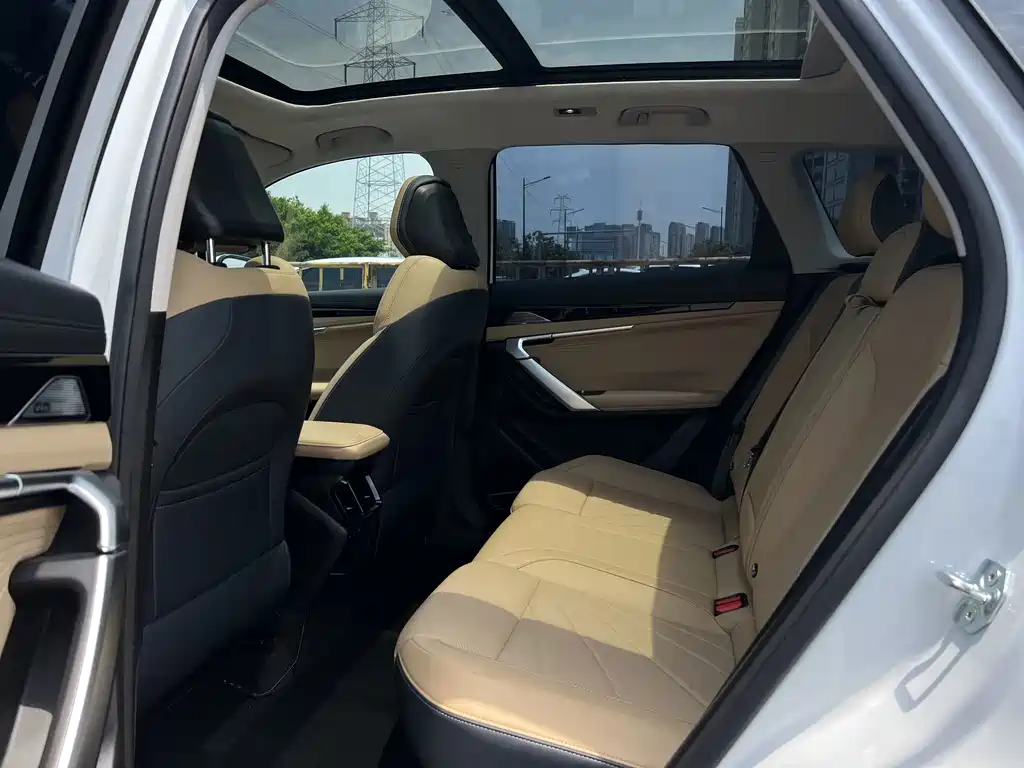 Geely Boyue L — миниатюра 10