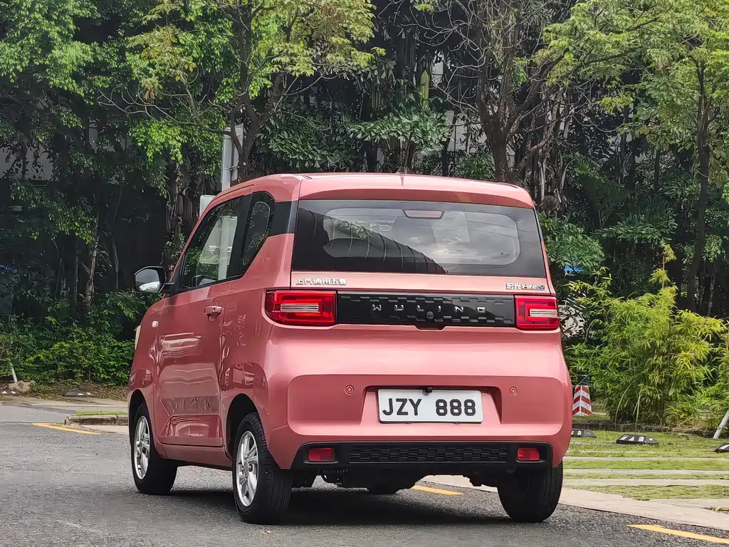 Wuling MINIEV — миниатюра 5