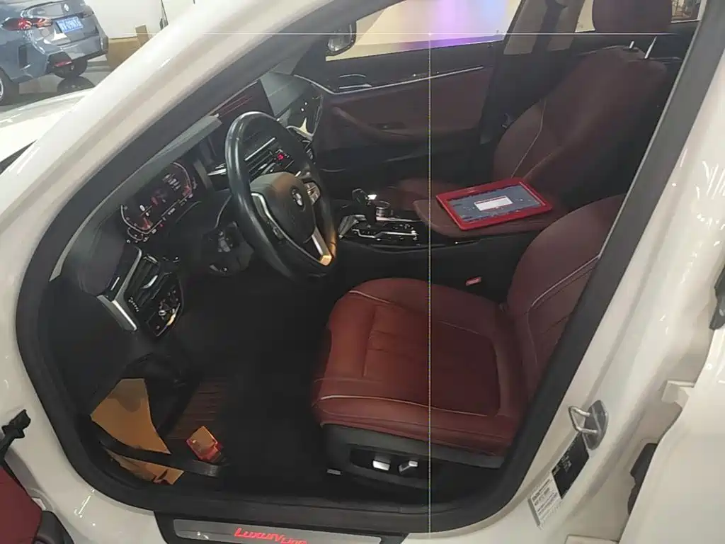 BMW 5 Series — миниатюра 15