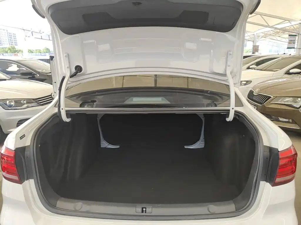 Volkswagen Lavida — миниатюра 19