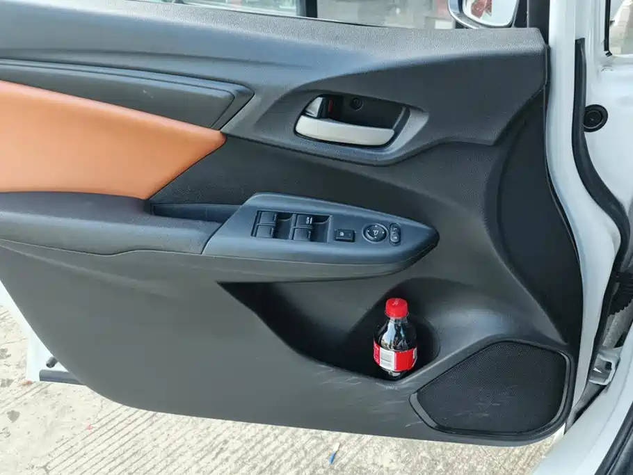 Honda Fit — миниатюра 7