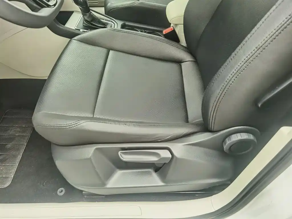 Volkswagen Golf Sportsvan — миниатюра 20