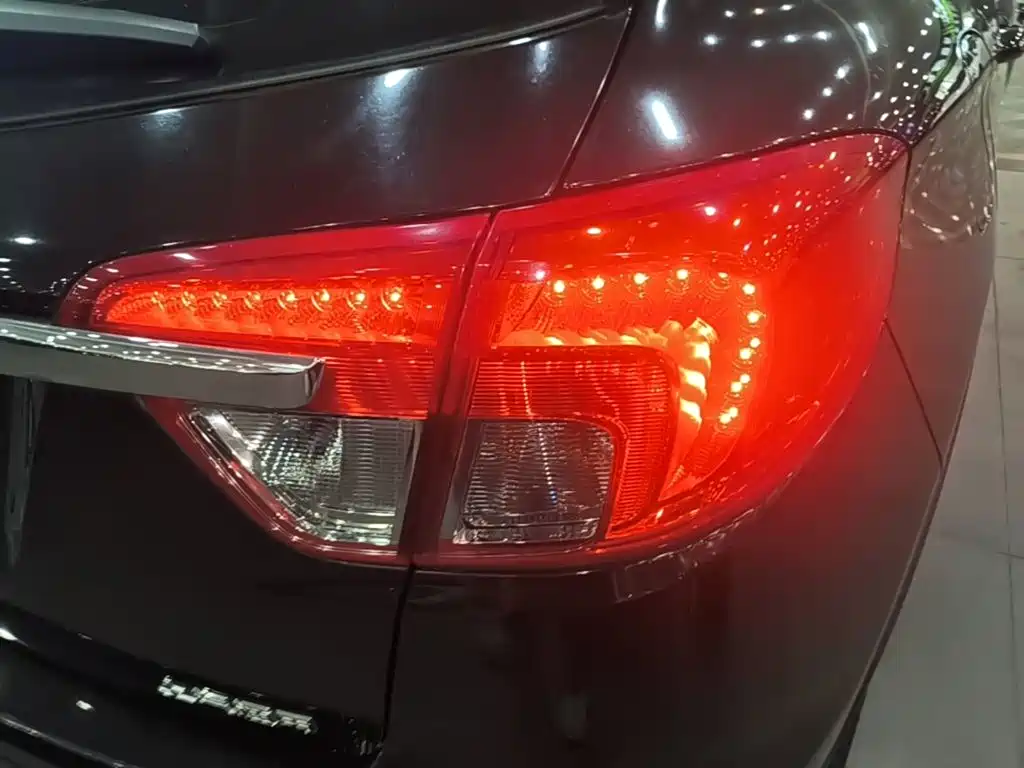 Buick Envision Plus — миниатюра 8