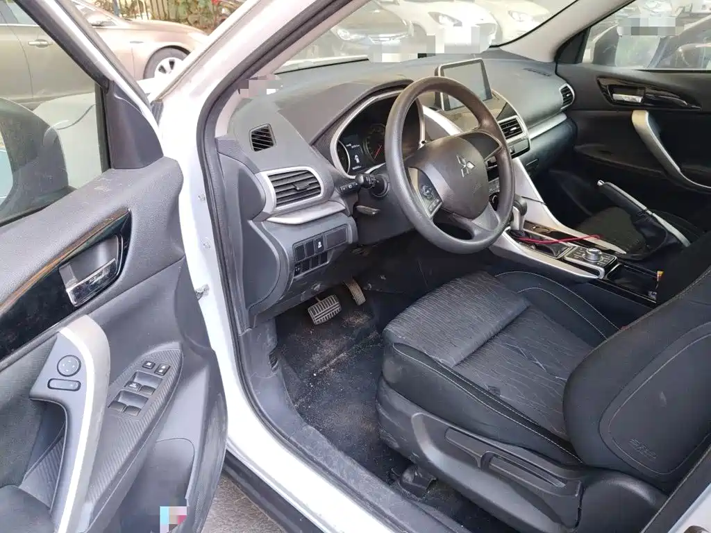 Mitsubishi Eclipse Cross — миниатюра 12