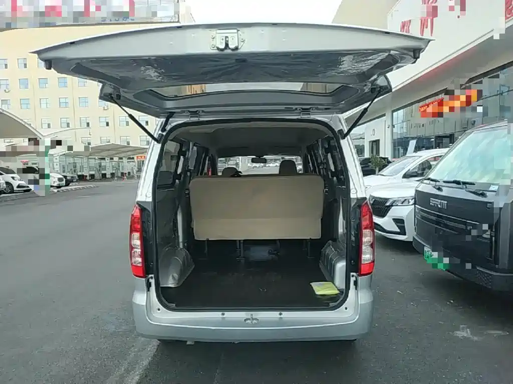 Wuling Hongguang V — миниатюра 19