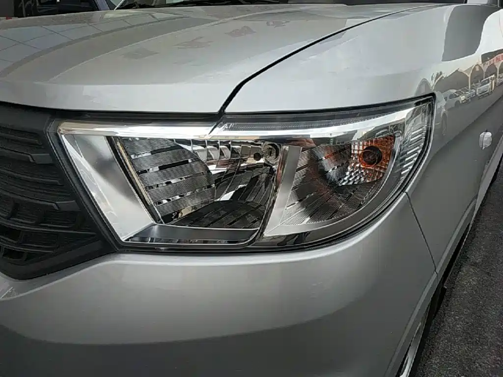 Wuling Hongguang V — миниатюра 24