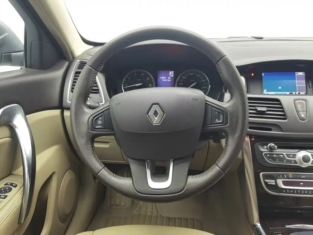Renault Latitude — миниатюра 11